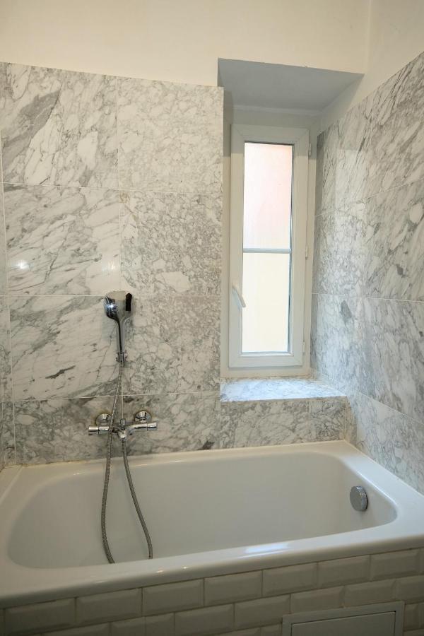 Lusso 5 Beds Central Apartment Ница Екстериор снимка