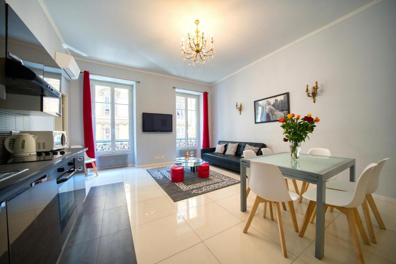 Lusso 5 Beds Central Apartment Ница Екстериор снимка