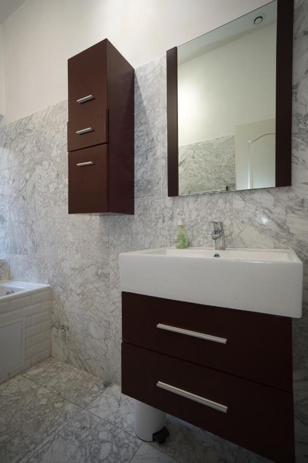 Lusso 5 Beds Central Apartment Ница Екстериор снимка