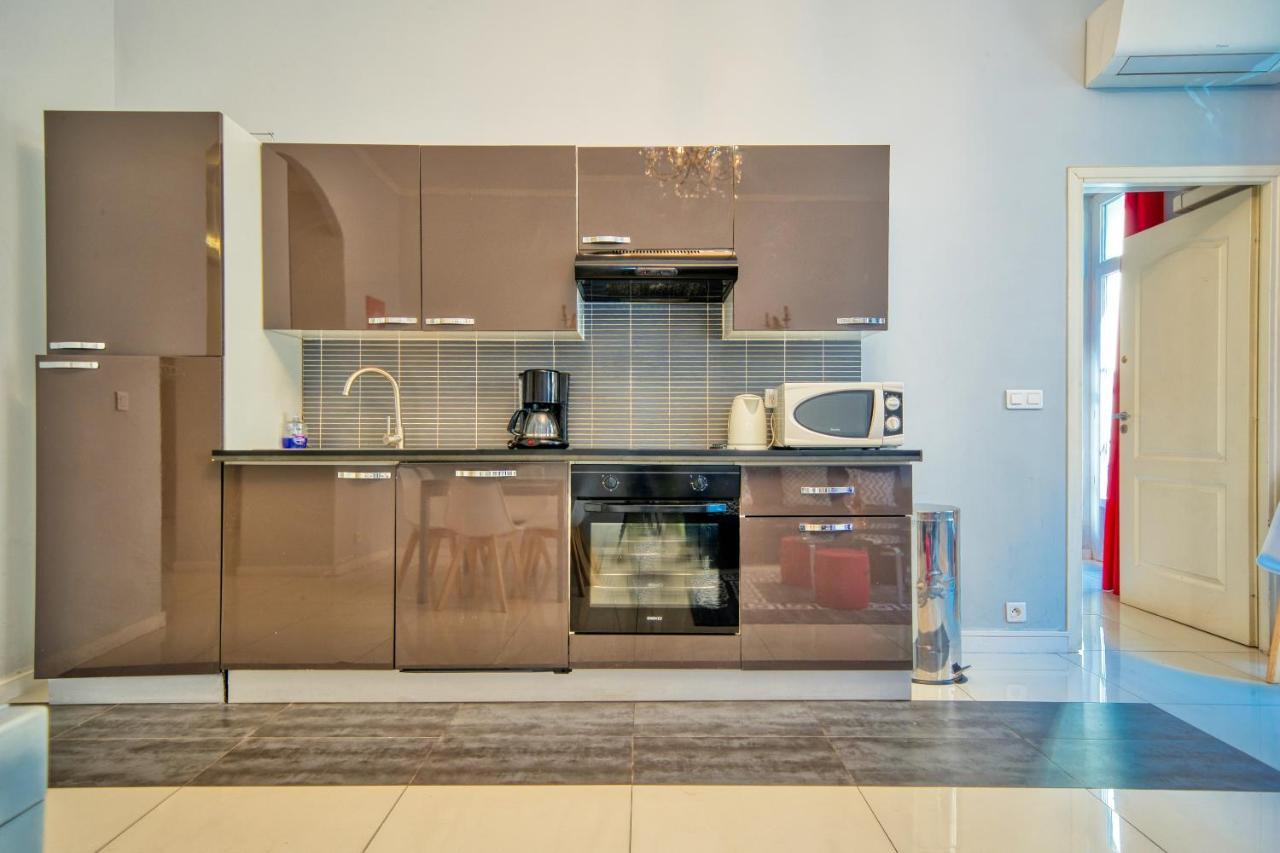 Lusso 5 Beds Central Apartment Ница Екстериор снимка