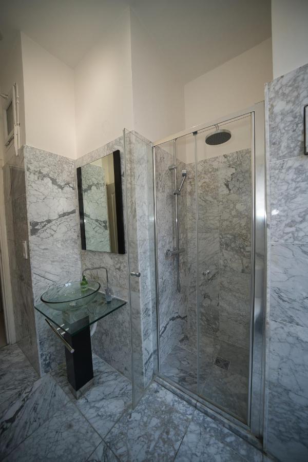 Lusso 5 Beds Central Apartment Ница Екстериор снимка